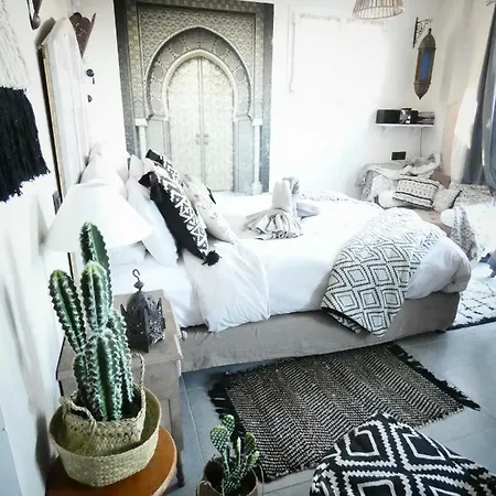 L'oustalet Des Marres Bed & Breakfast Simiane-Collongue
