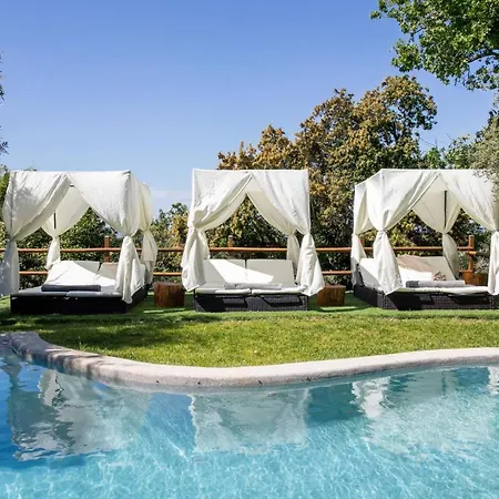 L'oustalet Des Marres Bed & Breakfast Simiane-Collongue